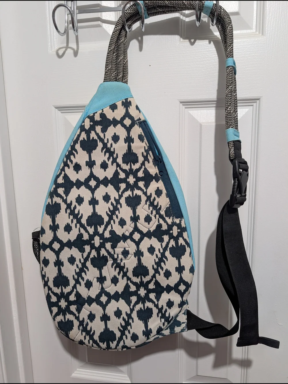 KAVU Women’s Light Blue Sling Bag with Patterned Front